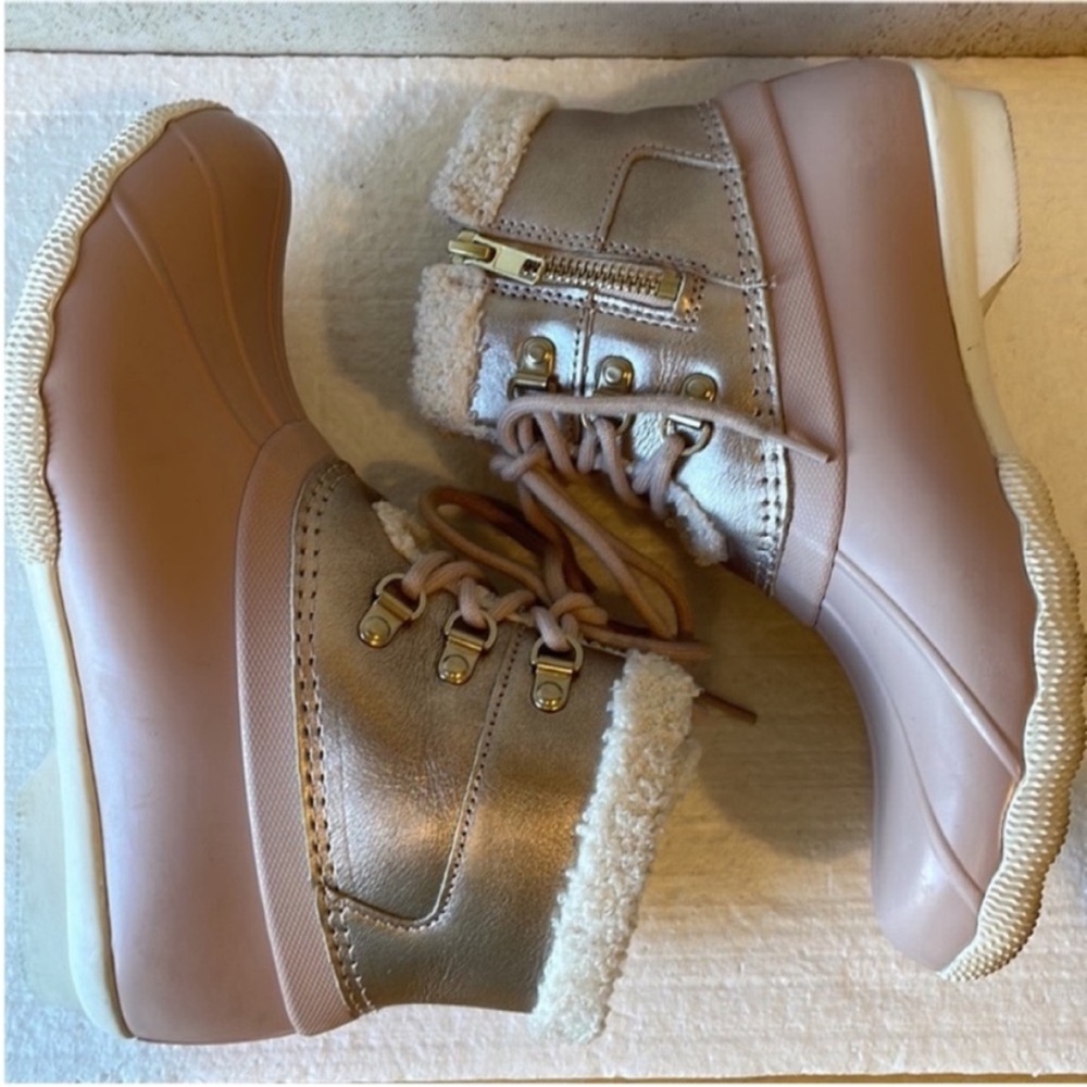 Sperry Pink Winter & Rain Boots with Waterproof Design size 7
